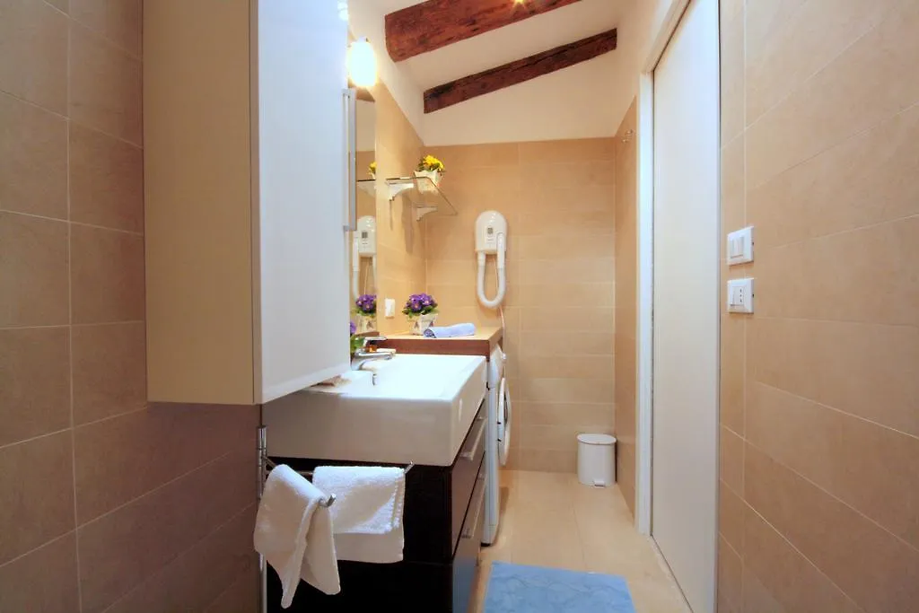 Biennale Apartman Velence 0*,